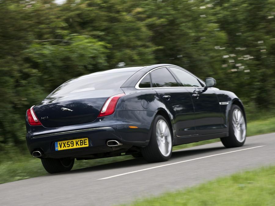 Jaguar XJL 2010 года  (UK) (фото 3 из 31)